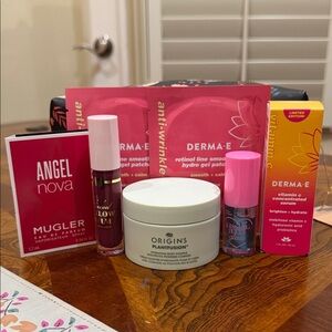 8 Piece Cosmetic Bag & 7 Cosmetics